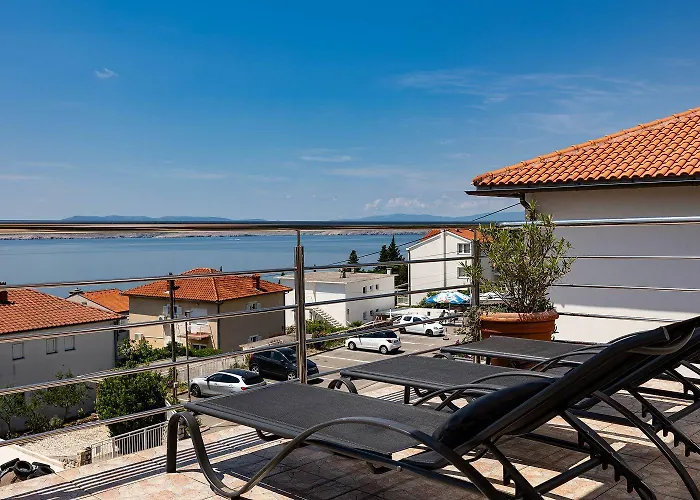 Traumhaftes Penthouse Nur 400 Meter Zum Mit Meerblick, Pool, Spielplatz, Grill Apartamento Dramalj