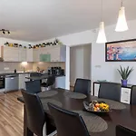 Traumhaftes Penthouse Nur 400 Meter Zum Mit Meerblick, Pool, Spielplatz, Grill