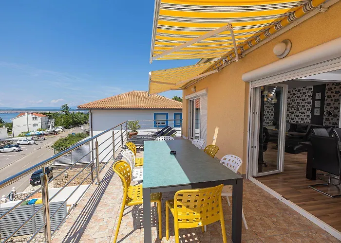 Traumhaftes Penthouse Nur 400 Meter Zum Mit Meerblick, Pool, Spielplatz, Grill Dramalj
