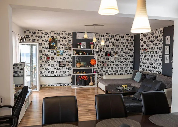 Apartment Traumhaftes Penthouse Nur 400 Meter Zum Mit Meerblick, Pool, Spielplatz, Grill Dramalj